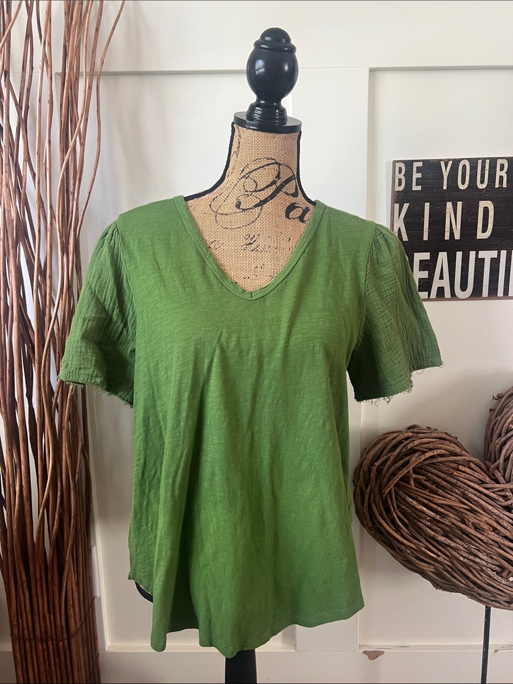 Time and Tru Olive Green V-Neck Short Sleeve Tee